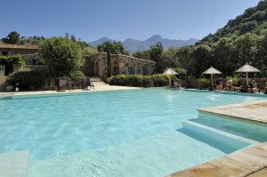 Piscine chauffée en Corse 