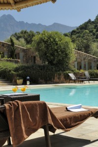 Piscine chauffée en Corse 